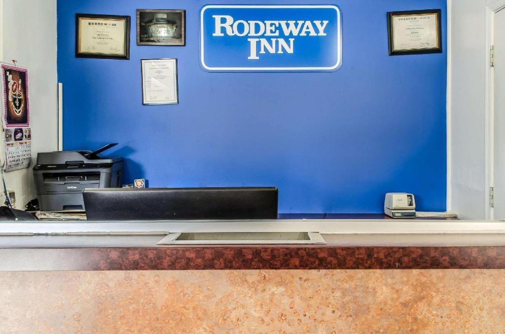 Rodeway Inn Allentown Exterior photo