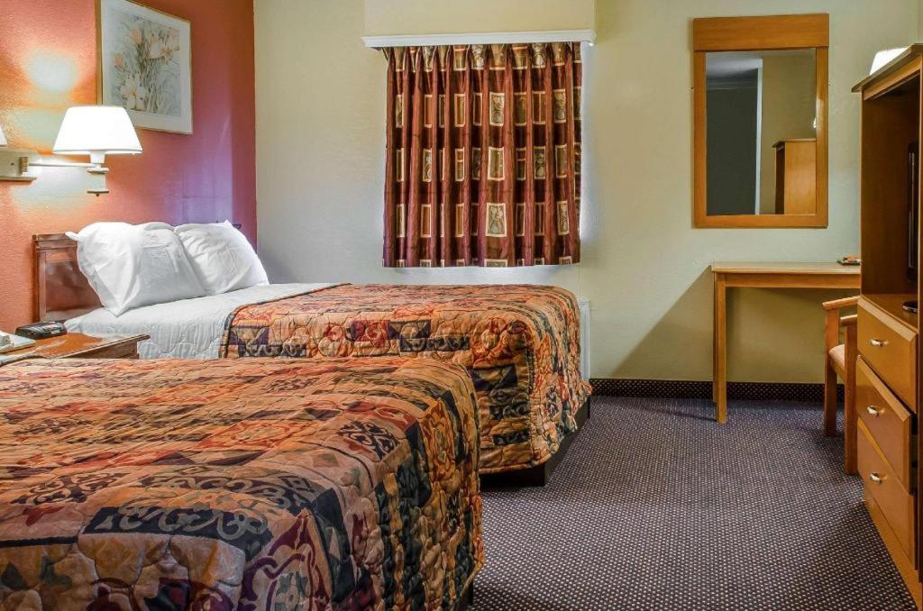 Rodeway Inn Allentown Exterior photo